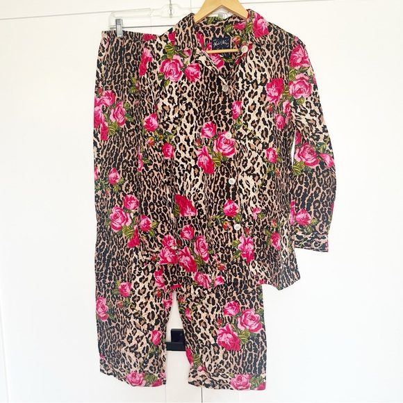 Nick & Nora two-piece leopard & rose pajama set medium pants long sleeve button - Picture 1 of 13